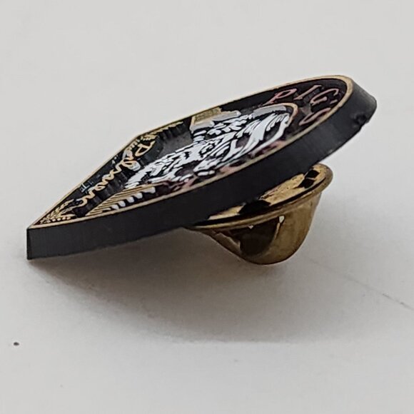 Pigs Eye Pilsner Beer Pin Badge Vintage Collectible Lapel Pin - Picture 5 of 6